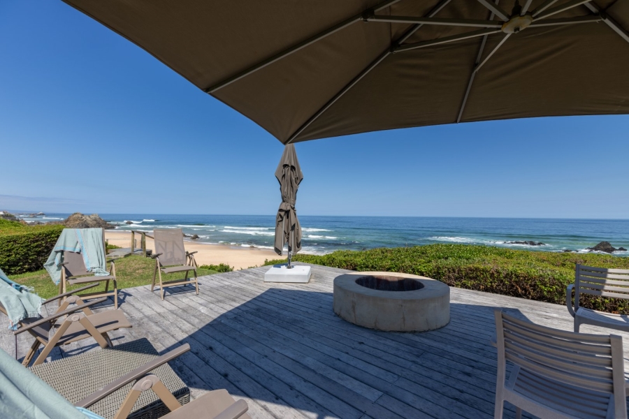 8 Bedroom Property for Sale in Keurboomstrand Western Cape